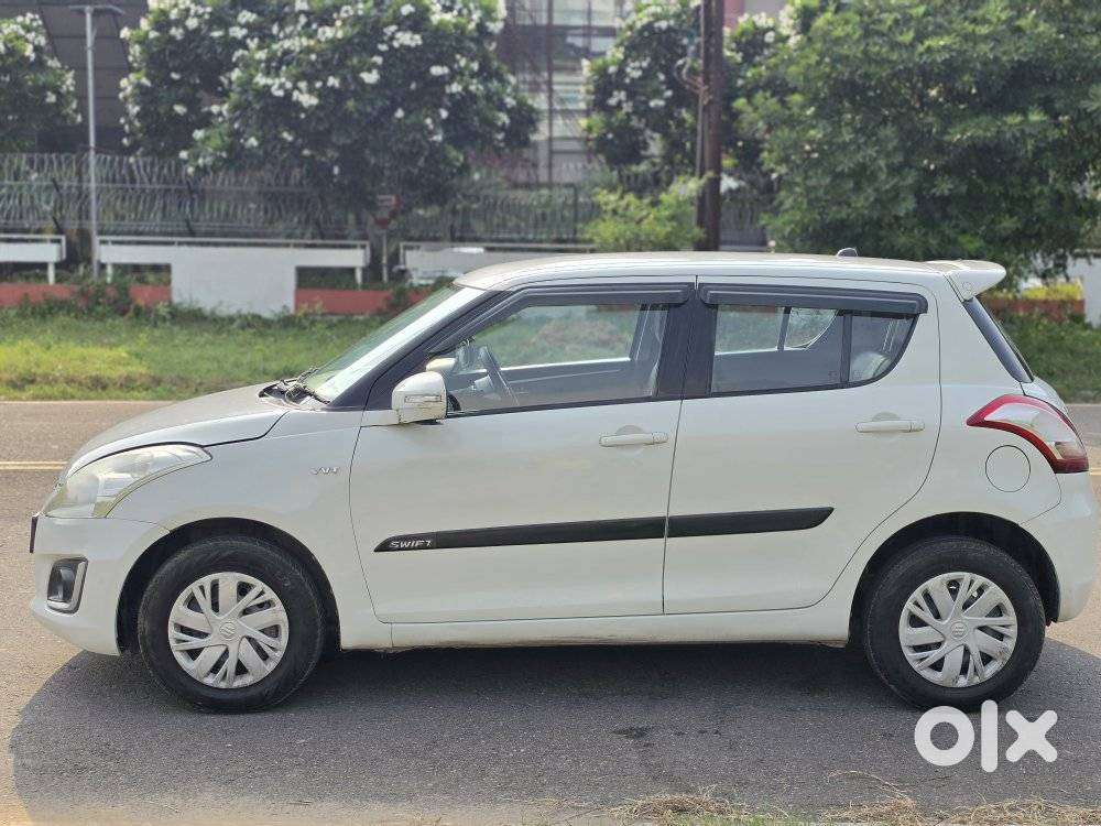 Maruti Suzuki Swift Vxi + Manual, 2016, Petrol