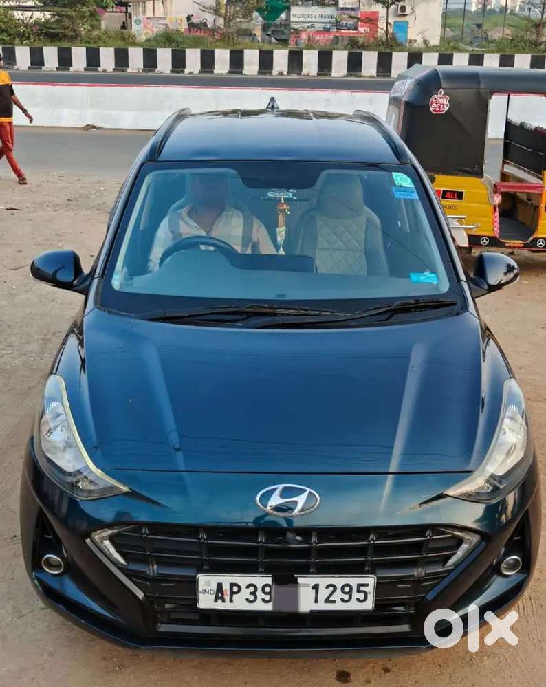 Fully Showroom Track