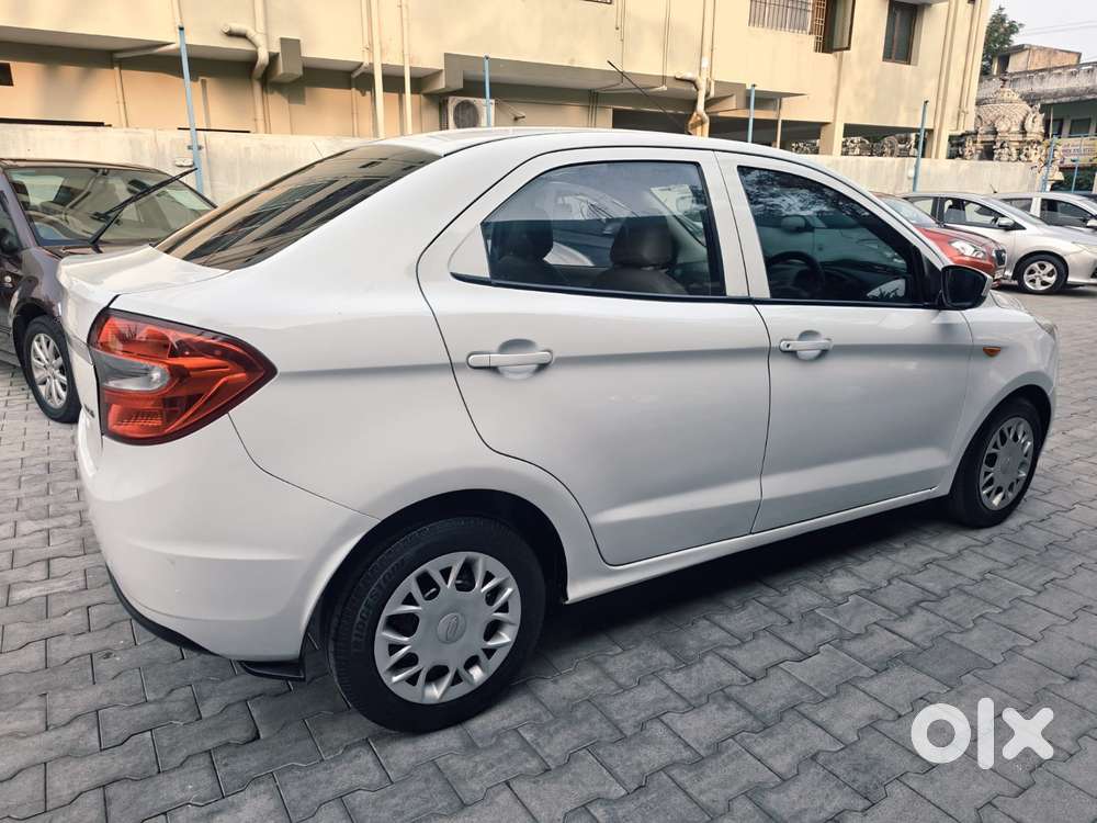 Ford Aspire Titatinium Blu Ti-vct, 2015, Petrol