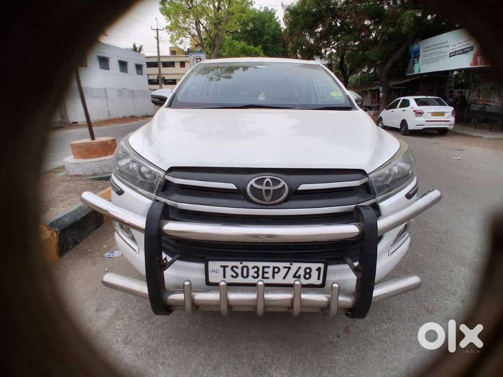 Toyota Innova Crysta 2.4 G Plus Mt 8 Str, 2017, Diesel