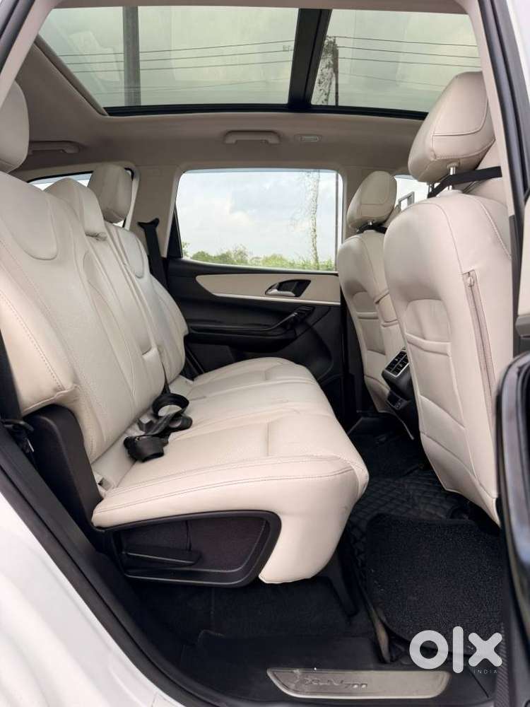 Mahindra Xuv700 2.0 Ax 7 Petrol At Luxury Pack Str, 2023, Diesel