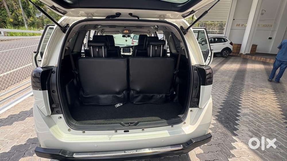 Toyota Innova Crysta, 2016