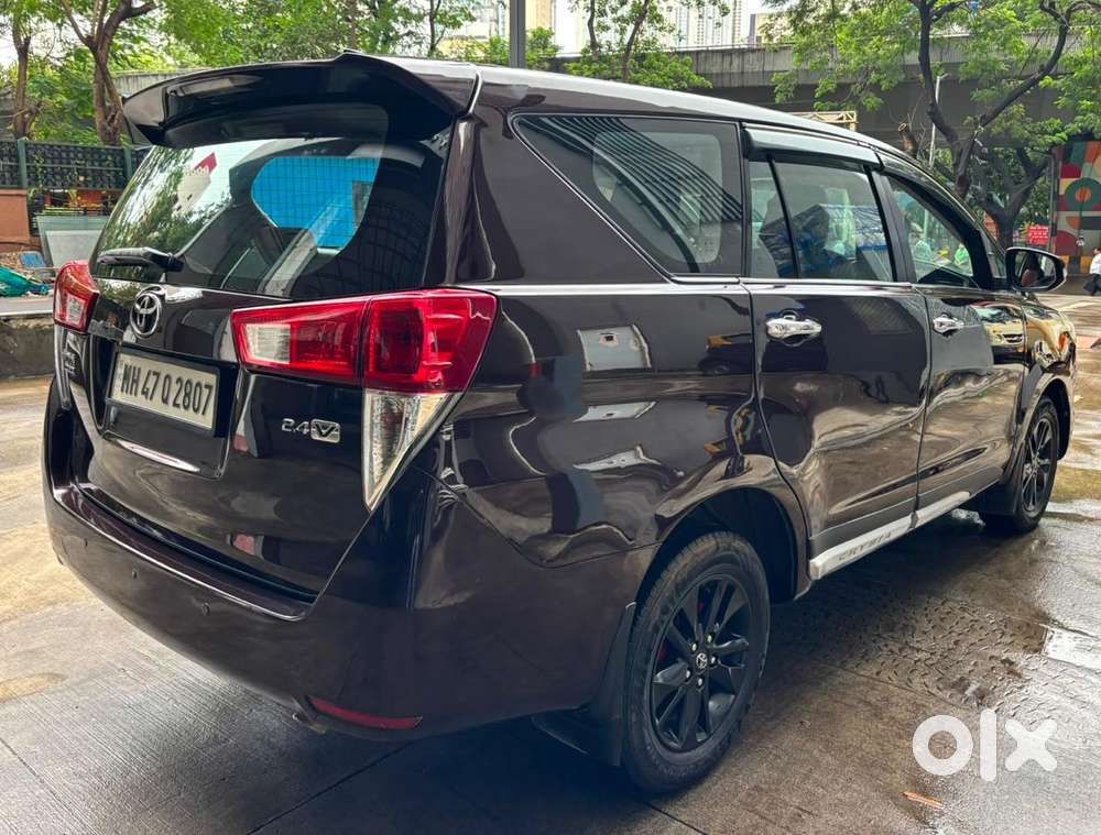 Toyota Innova Crysta 2.4 V 8 Str, 2016, Diesel