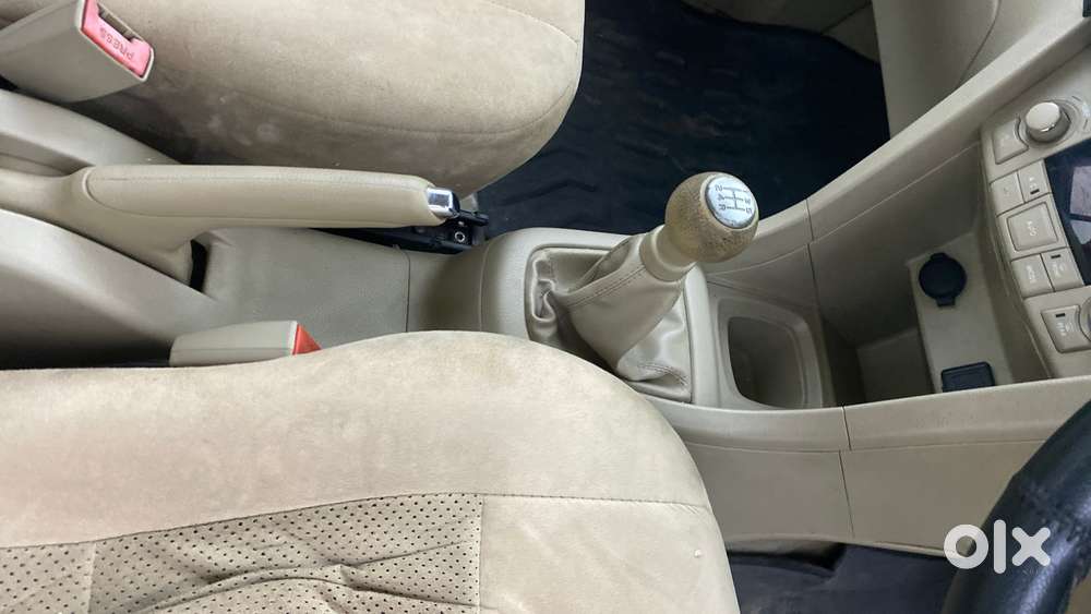 Maruti Suzuki Swift Dzire Zxi, 2013, Petrol