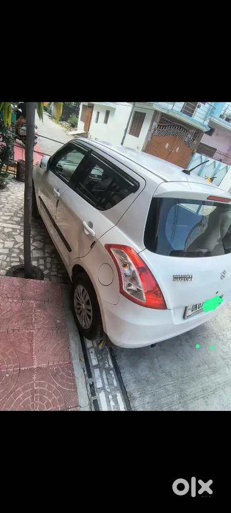 Bttry,charo Tyre New Hai. सर्विस भी अभी कराई है गाड़ी 1no है