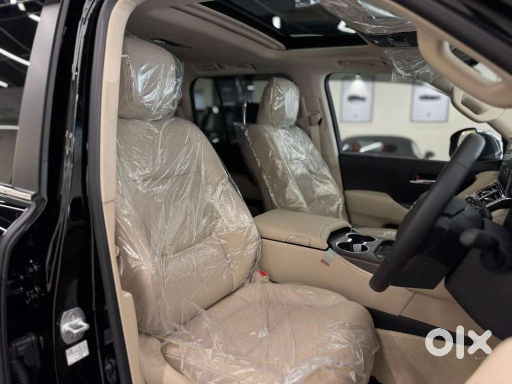 Toyota Land Cruiser Zx Petrol, 2025, Petrol