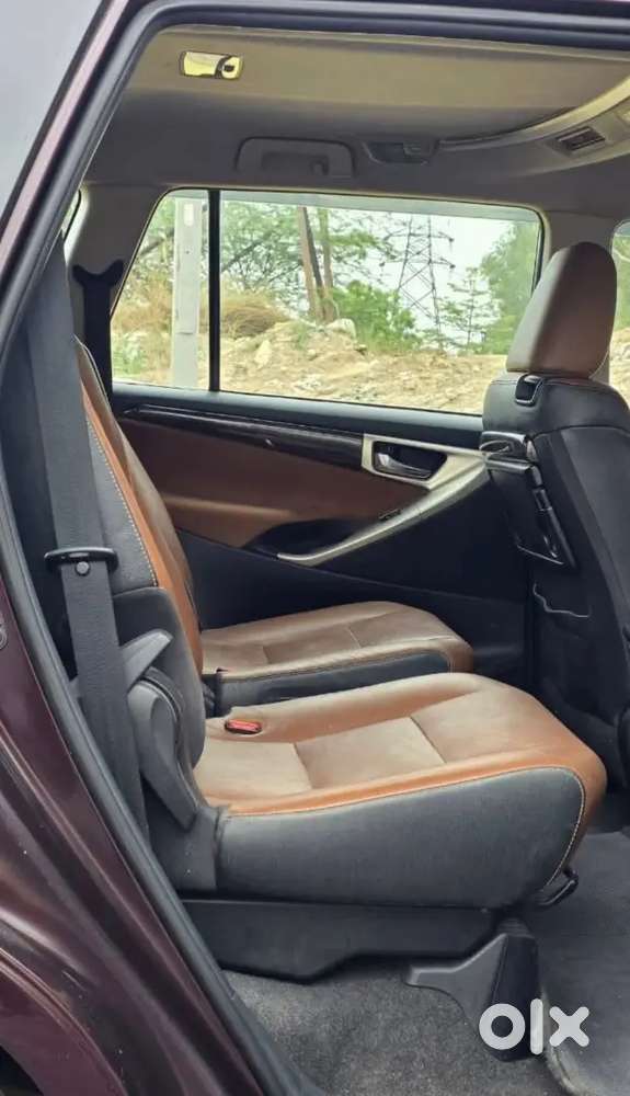 Toyota Innova Crysta 2.8z 2016