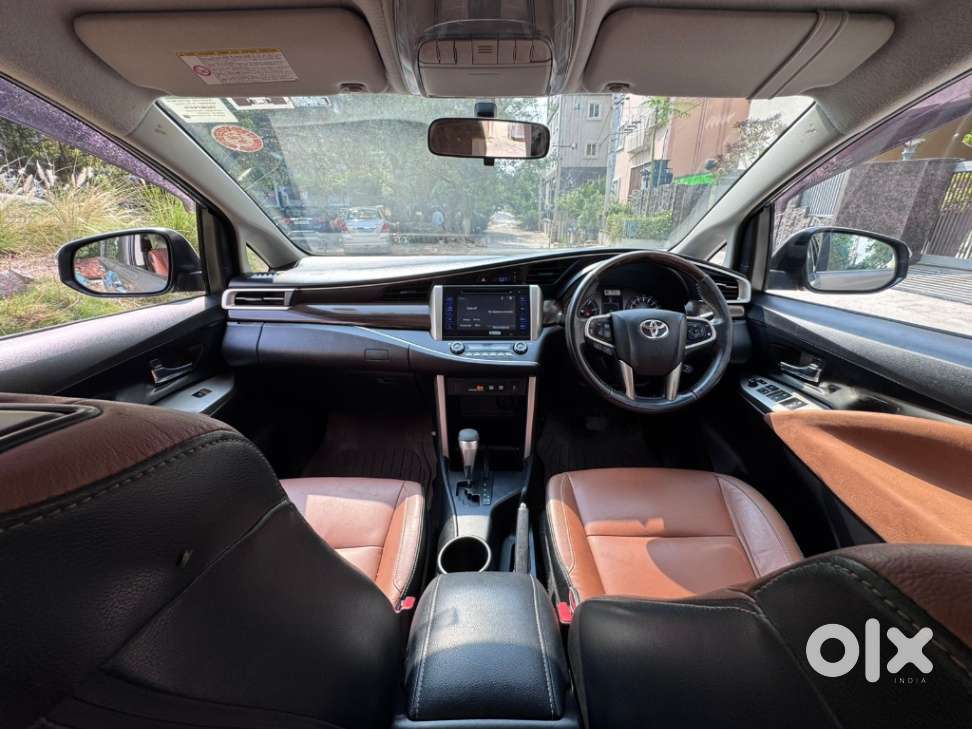 Toyota Innova Crysta 2.8z Automatic, 2016, Diesel