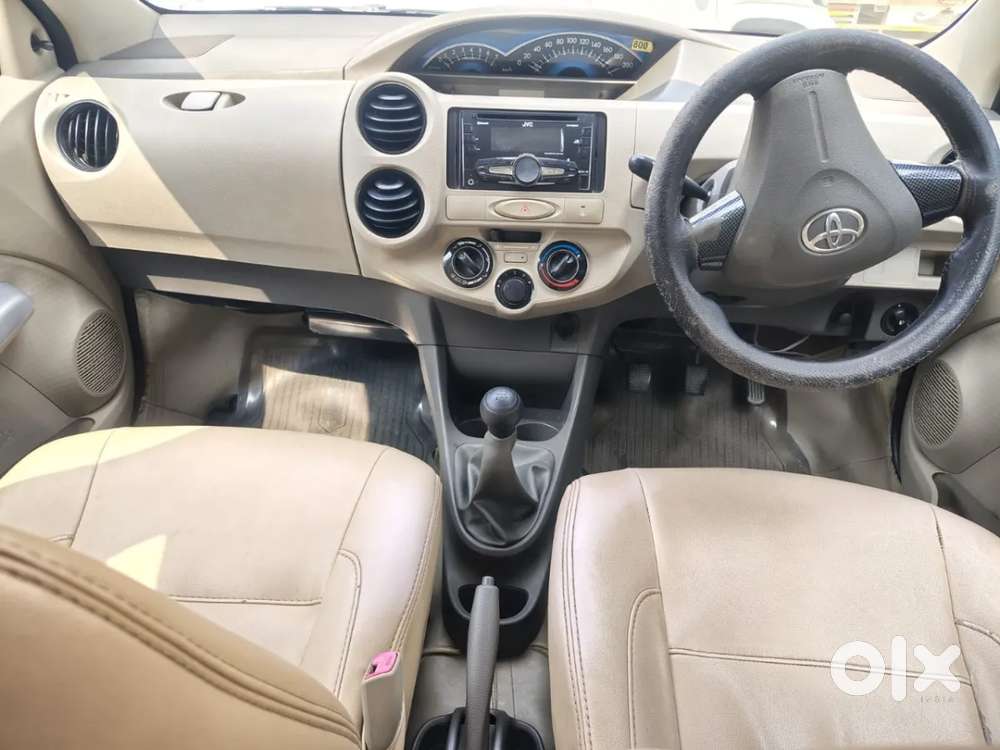 Toyota Etios 1.5 V, 2015, Petrol
