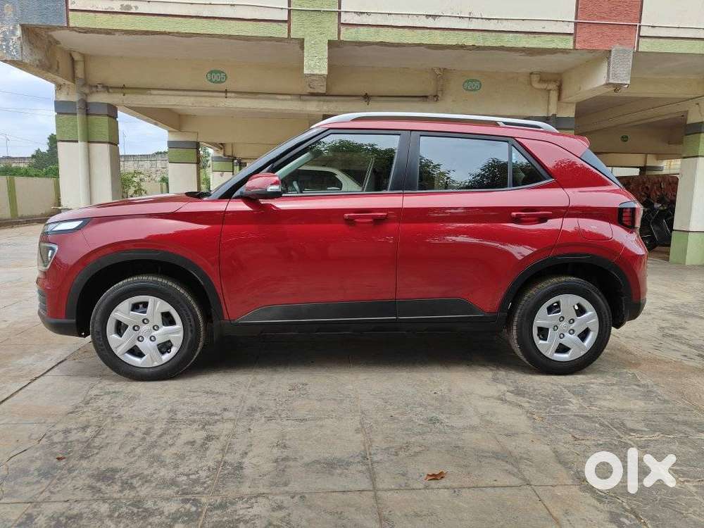 Hyundai Venue 1.2 S (o), 2022, Petrol