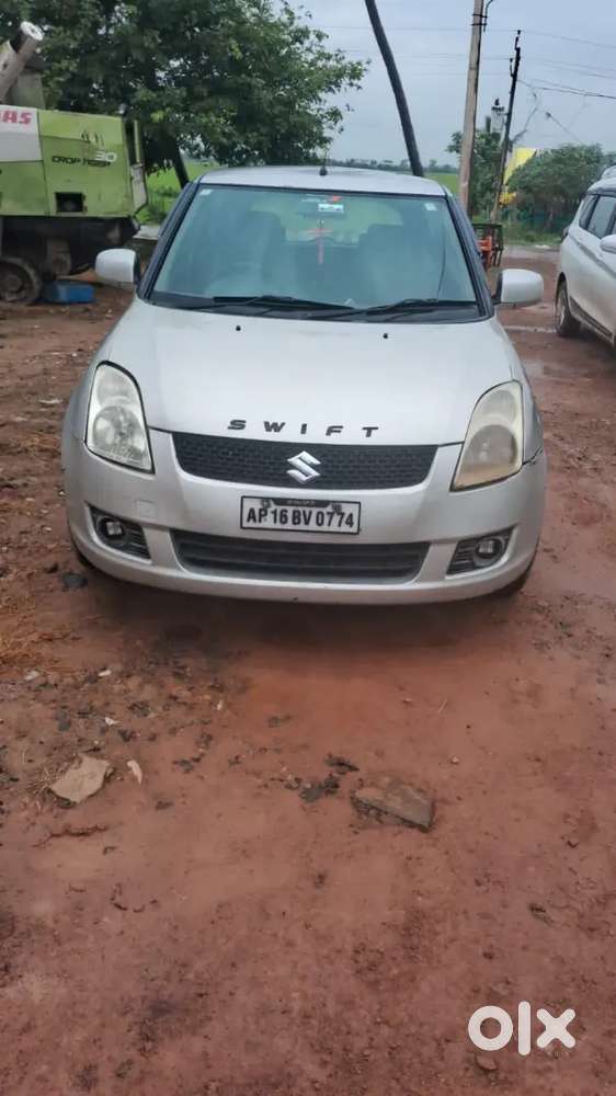 Maruti Suzuki Swift Lxi 2011