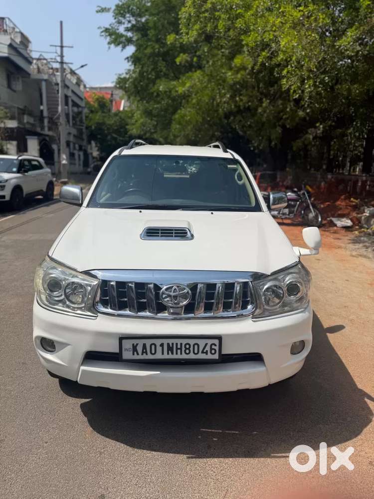 Toyota Fortuner, 2011, Diesel