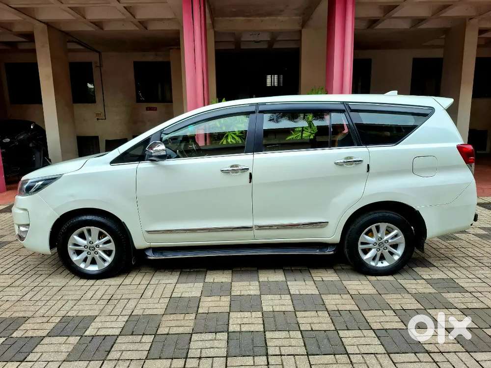 Toyota Innova Crysta 2.4 V Manual 2017 8 Seater