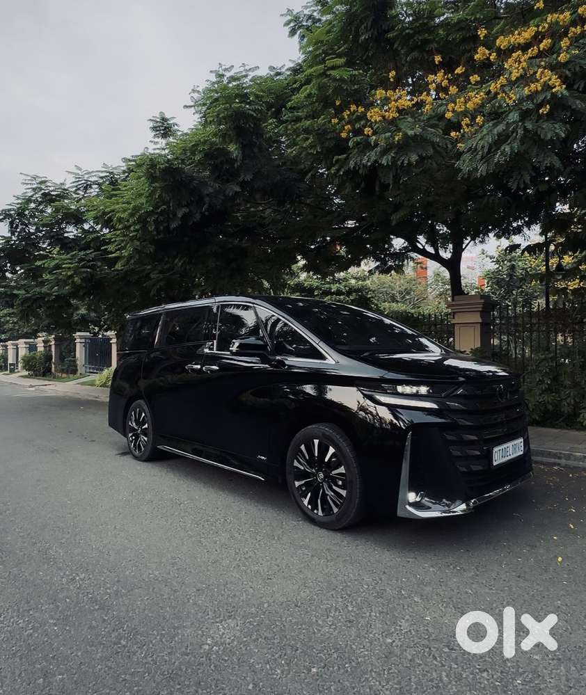 Toyota Vellfire Vip – Executive Lounge, 2025, Petrol