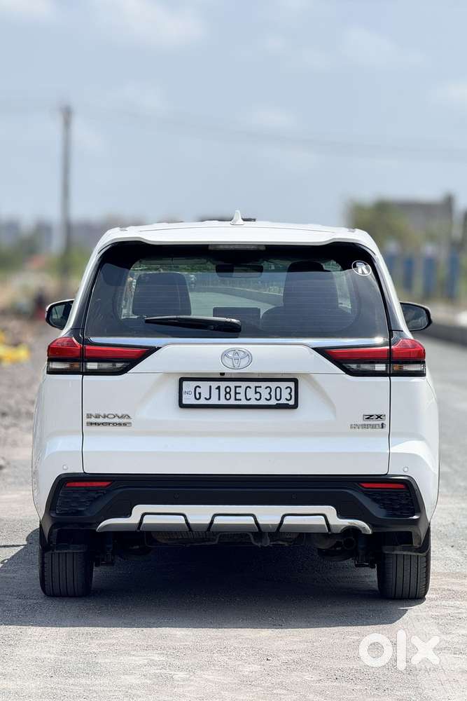 Toyota Innova Hycross 2.0 Zx Hybrid 7 Str, 2024, Cng & Hybrids