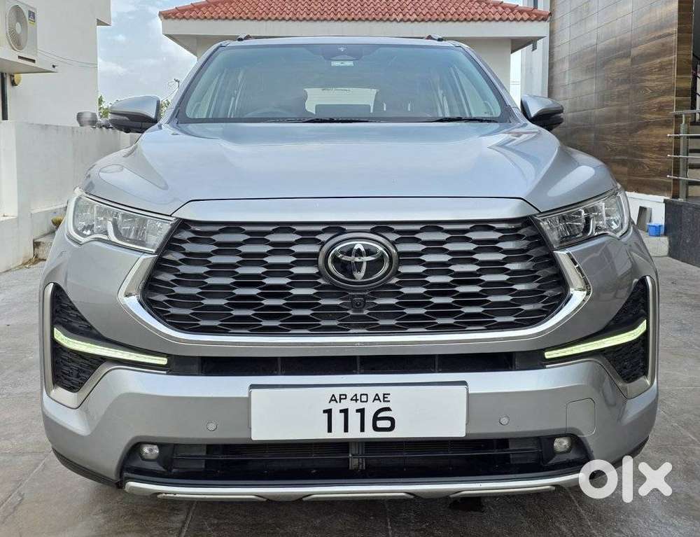 Toyota Innova Hycross 2.0 Zx (o) Hybrid 7 Str, 2023, Petrol