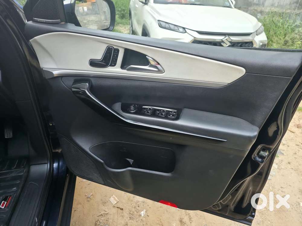 Mahindra Xuv700 Ax7 Luxury Pack Awd, 2024, Petrol
