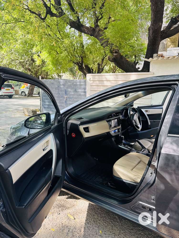 Toyota Corolla Altis 2013-2017 1.8 Limited Edition, 2014, Petrol