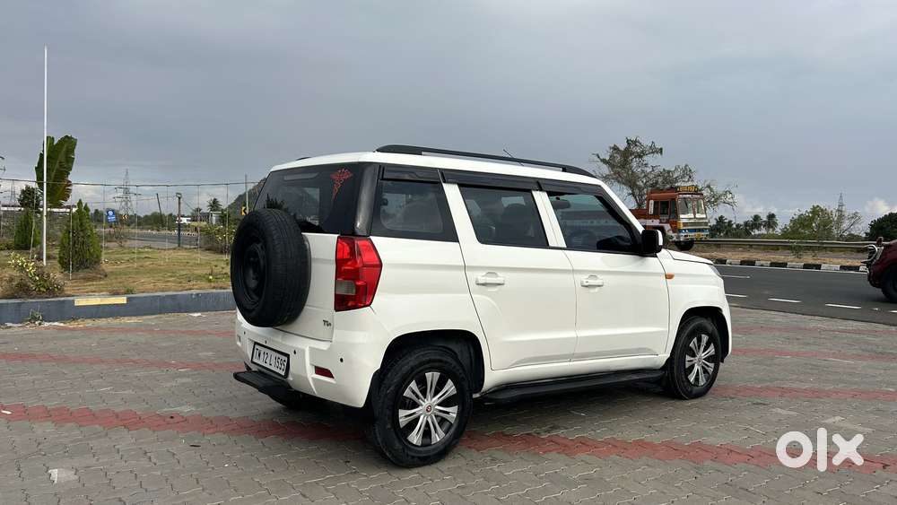Mahindra Tuv 300