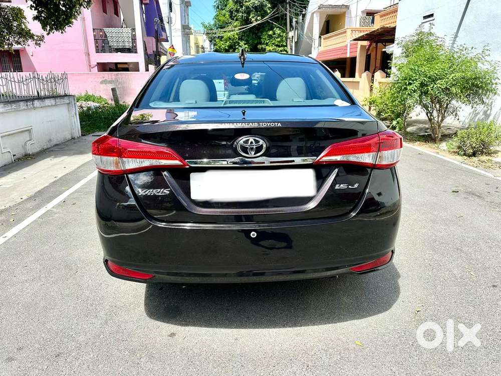 Toyota Yaris Ativ J Cvt, 2018, Petrol