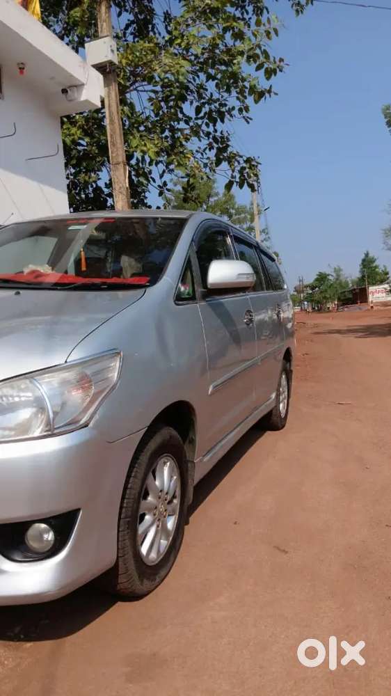 Toyota Innova Hycross 2019