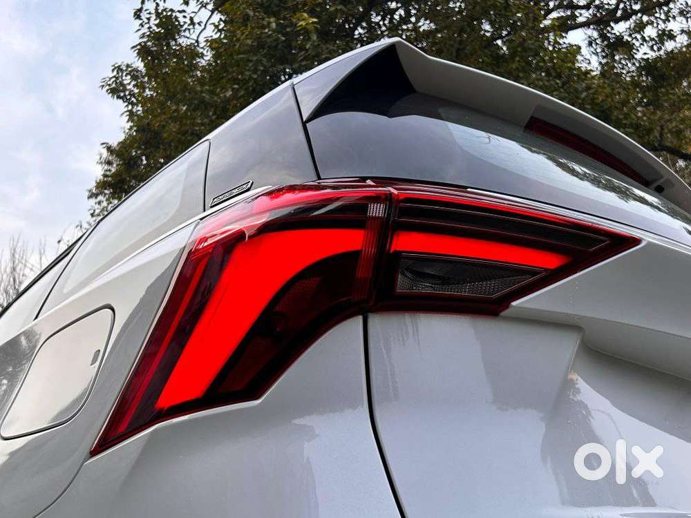 Mahindra Xuv700 2.0 Ax 7 Petrol At Luxury Pack Str, 2026, Petrol