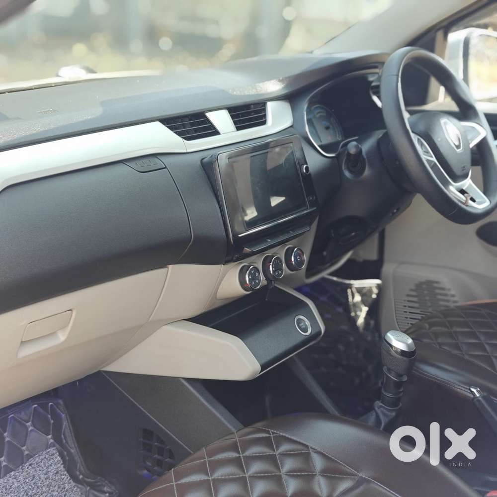 Renault Triber Rxz, 2020, Petrol