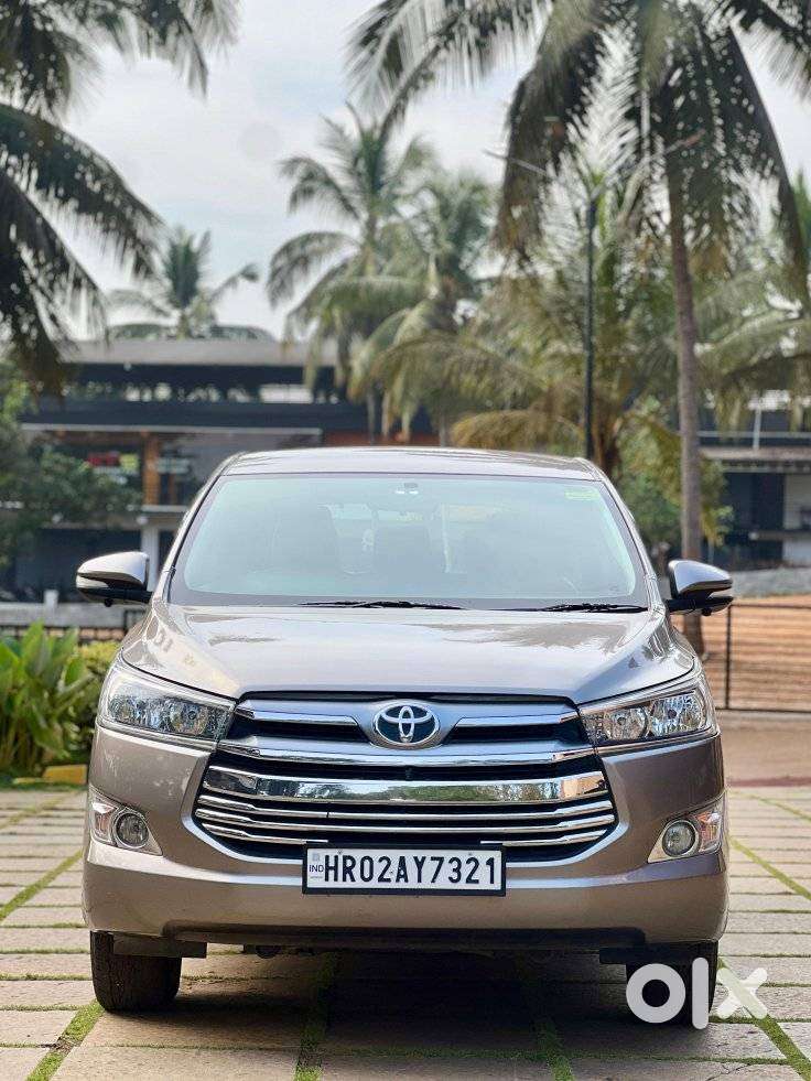 Toyota Innova Crysta 2.4 G Mt 8s, 2016, Diesel