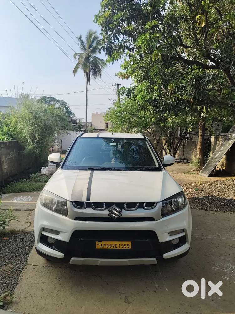 Maruti Suzuki Brezza 2017 Yellow Board