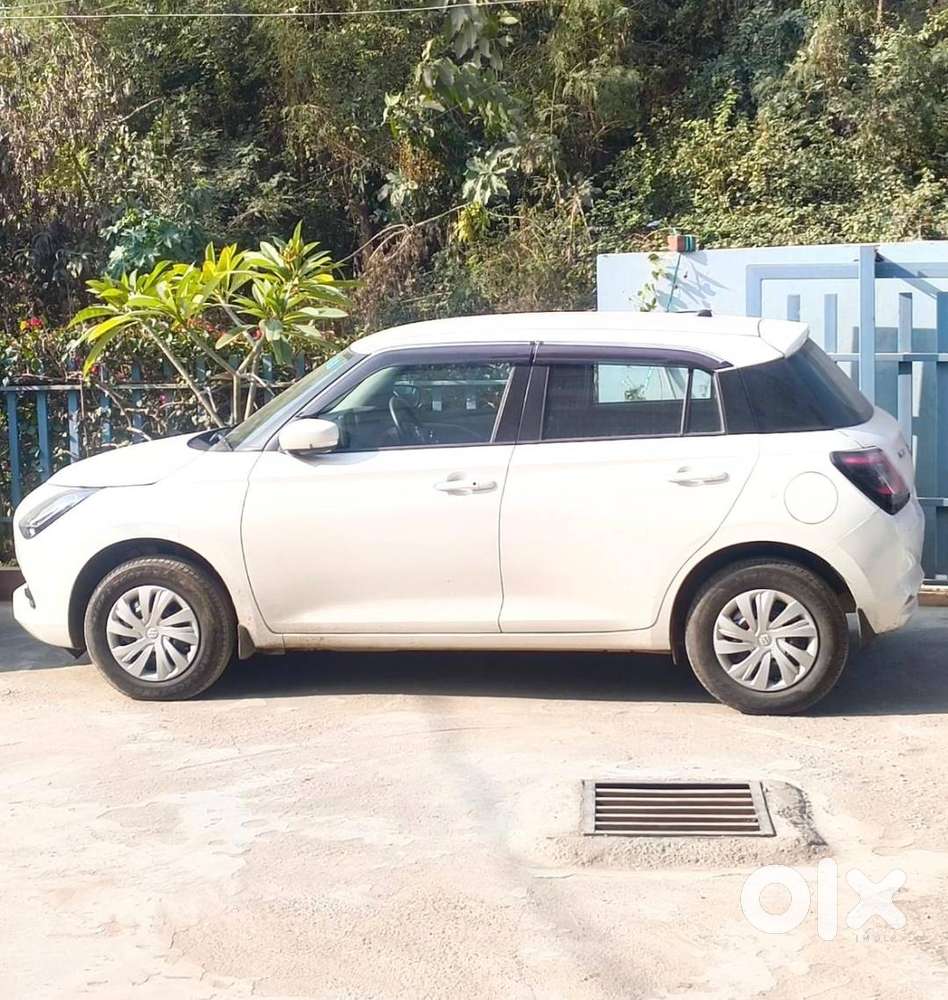 Maruti Swift Vxi Optional 2024