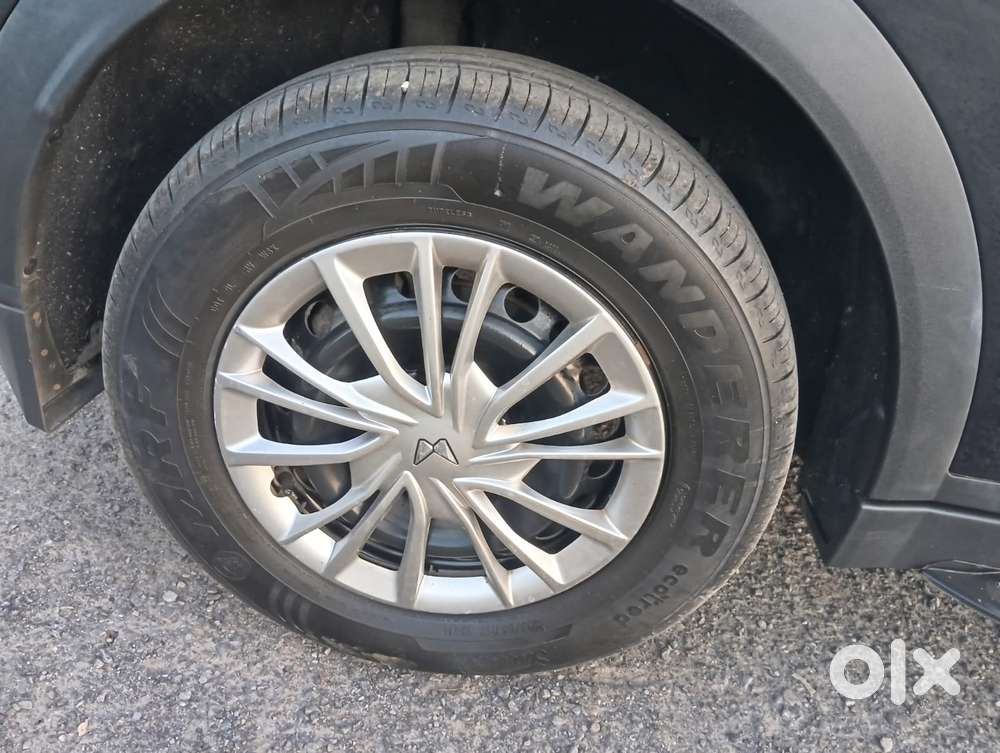 Mahindra Xuv700 2.2 Ax 3 Diesel Mt 7 Str, 2025, Diesel