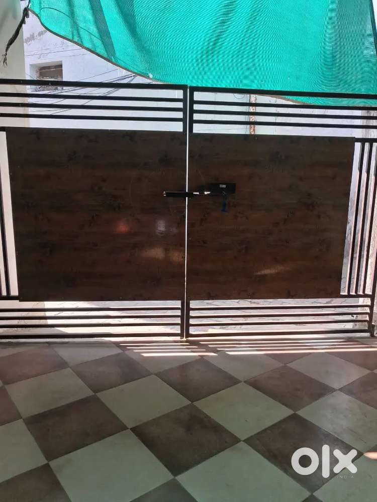 Iron gate good condition