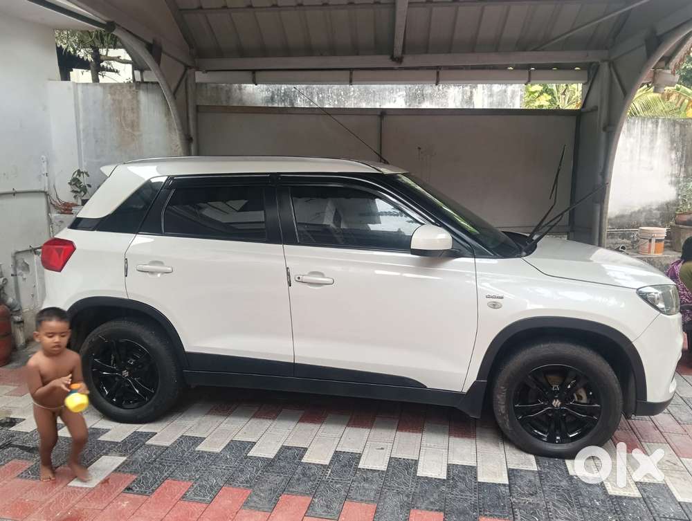 Maruti Suzuki Brezza Zxi Plus At, 2019, Diesel