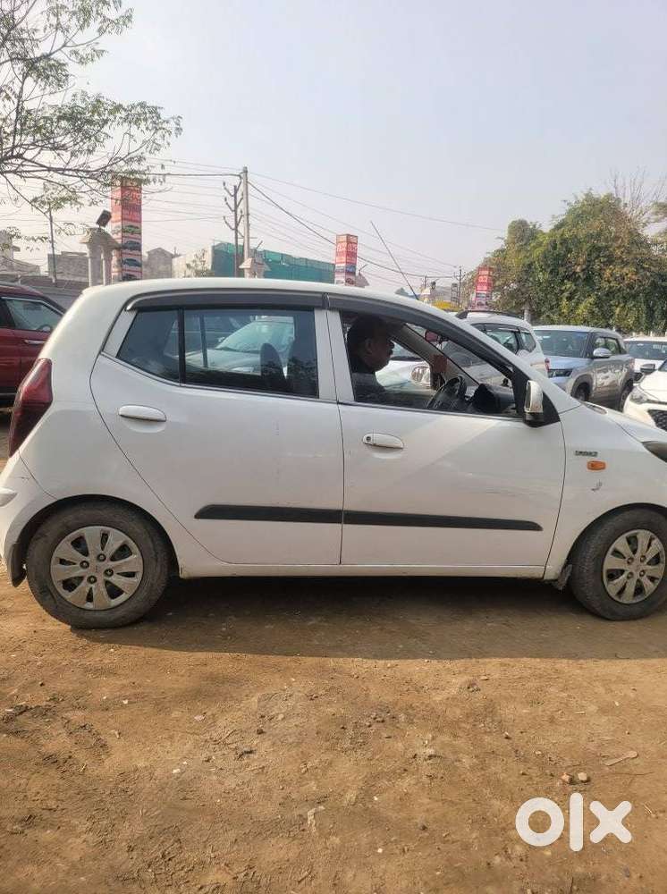 Hyundai Grand I10 Era 1.1 Crdi, 2016, Cng & Hybrids