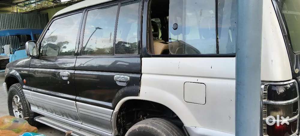 Mitsubishi Pajero Glx 2010