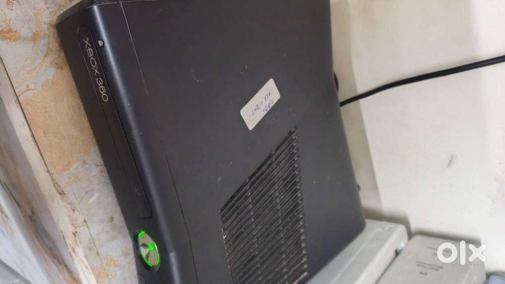 Xbox 360 slim for sell 70 game