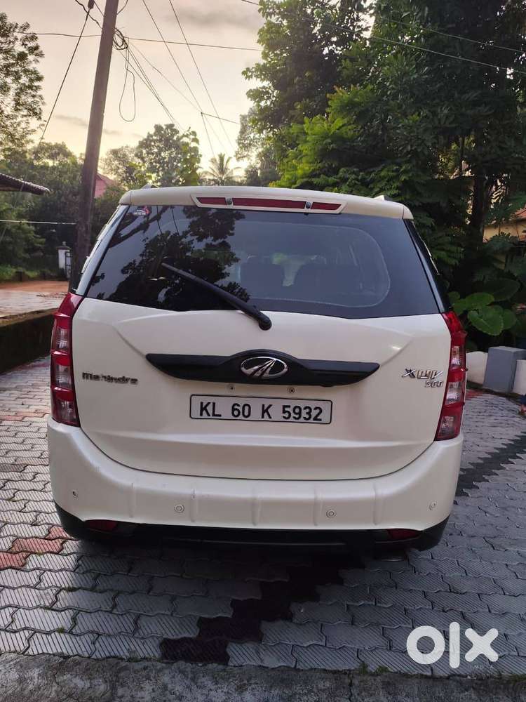 Mahindra Xuv500 2016 Diesel 133000 Km Driven