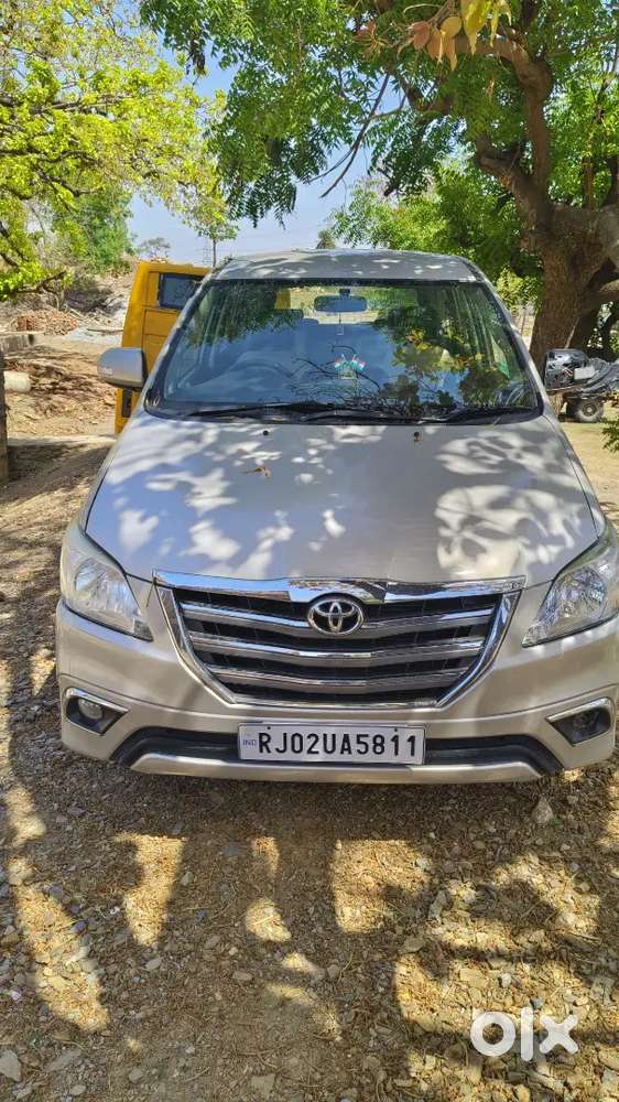 Toyota Innova 2015