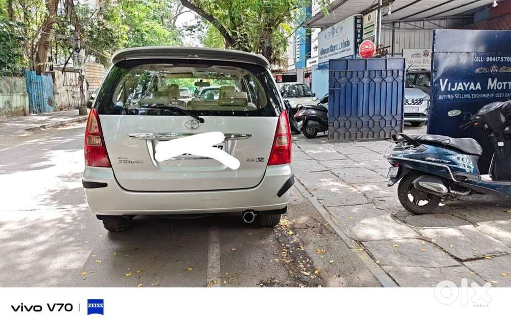 Toyota Innova 2.5 V Diesel 8-seater, 2008, Diesel