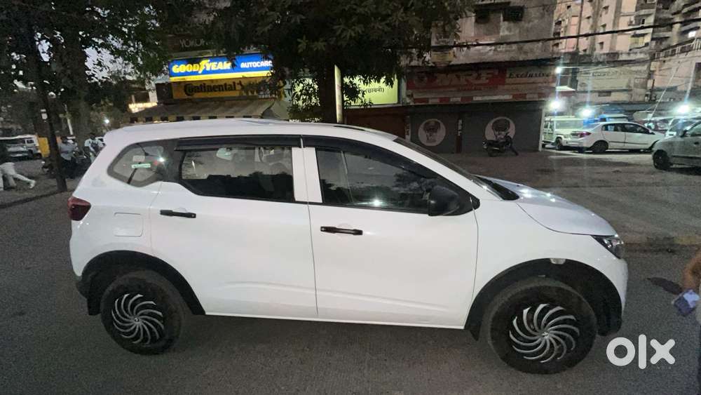 Renault Triber Rxl, 2025, Petrol