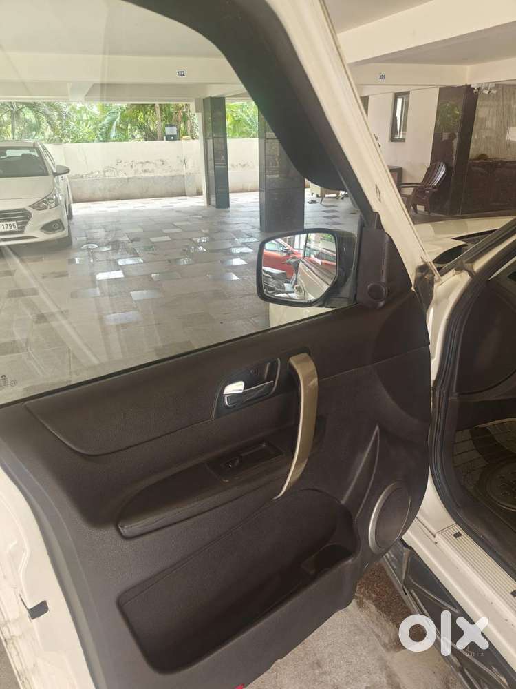 Tata Safari Storme 2016 Diesel Well Maintained Mint Condition