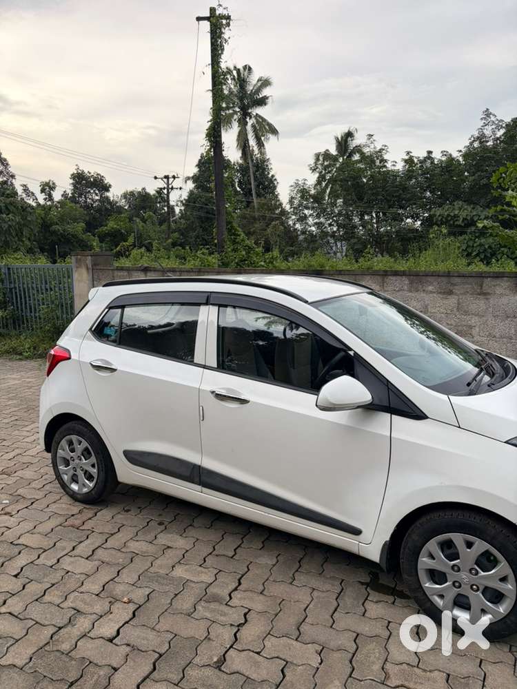Hyundai Grand I10 2015 Petrol Well Maintained