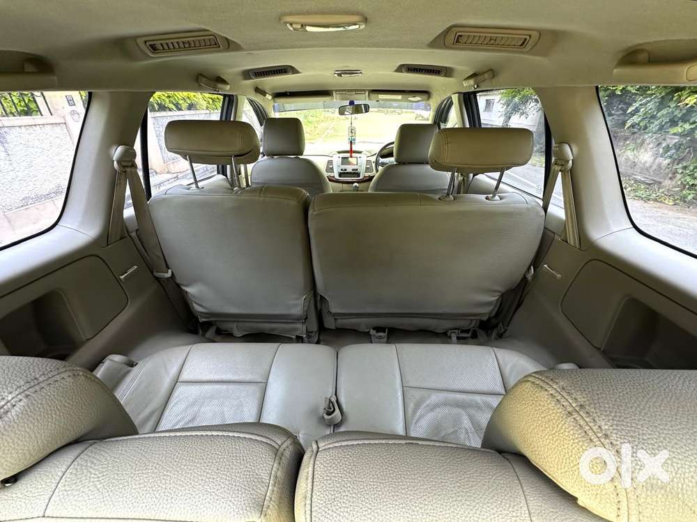 Toyota Innova 2.5 V 8 Str, 2013, Diesel