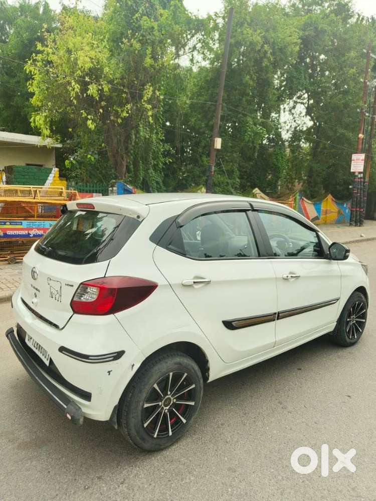 Tata Tiago Xz Plus Cng Dual Tone, 2022