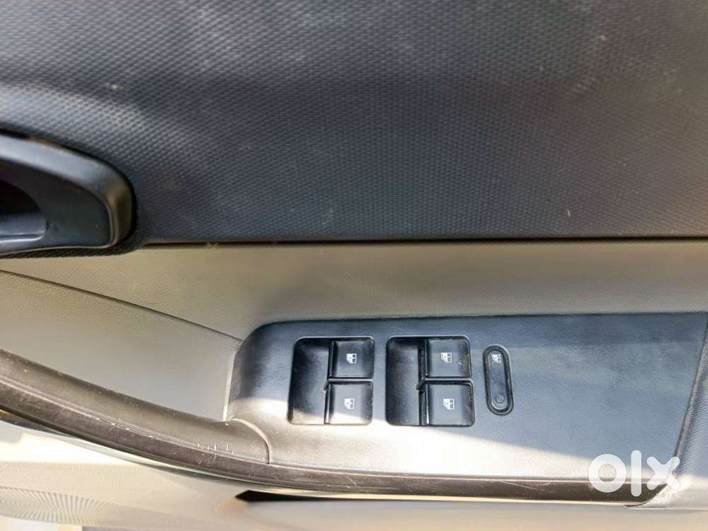 Tata Tiago 1.2 Revotron Xt, 2017, Petrol