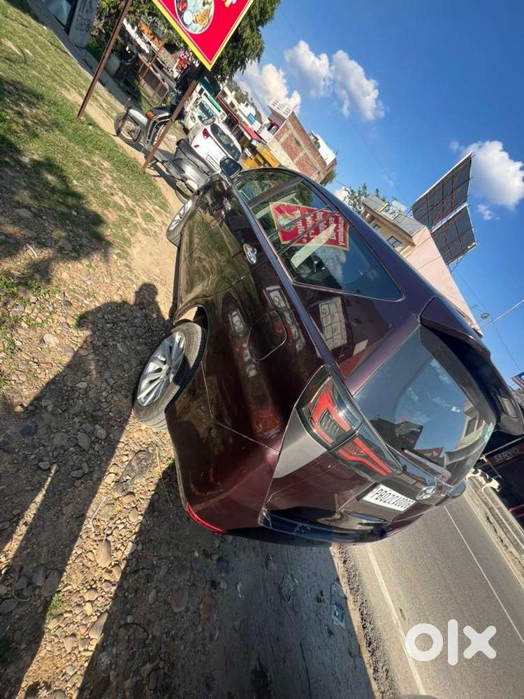 Toyota Innova Crysta 2016 Diesel Well Maintained