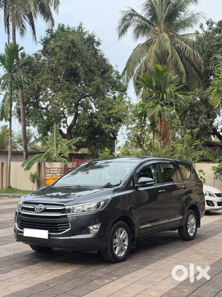 Toyota Innova Crysta 2017 Diesel Well Maintained