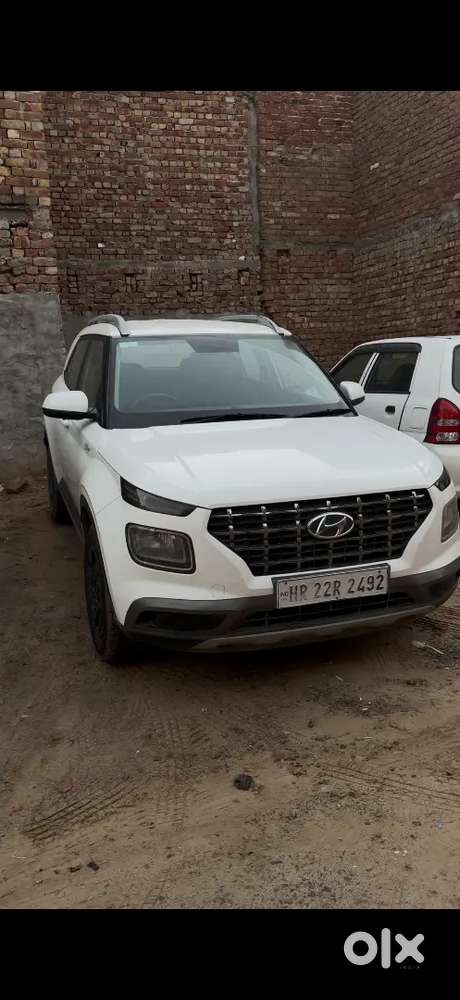 Hyundai Venue S Petrol 2020