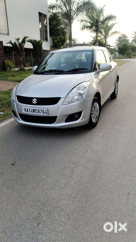 Maruti Suzuki Swift Vxi Abs Bsiv, 2013, Petrol
