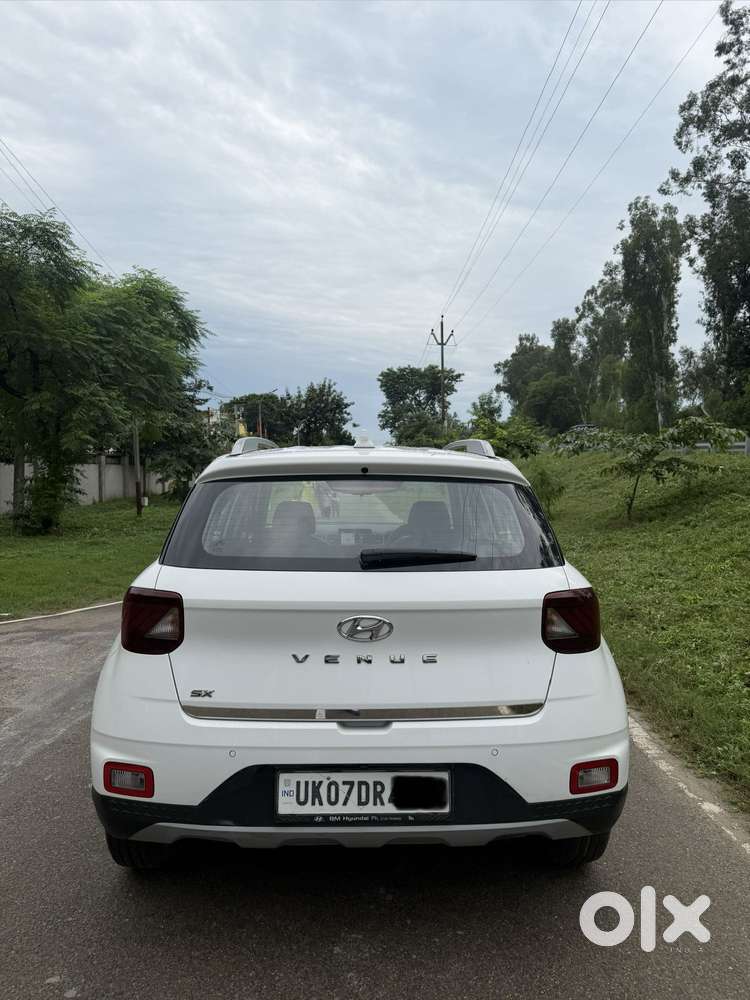 Hyundai Venue Sx (o) Mt 1.5 Diesel, 2020, Diesel